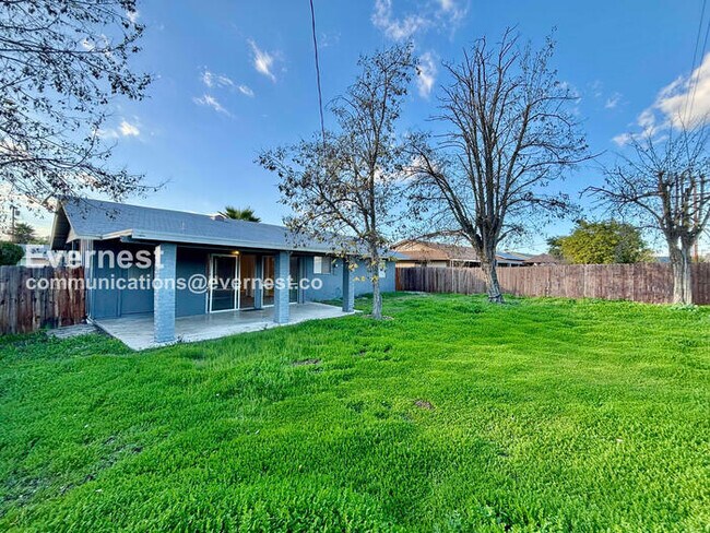 Building Photo - 28848 Del Monte Dr