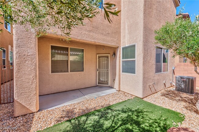 Building Photo - 7635 Jasmine Falls Dr