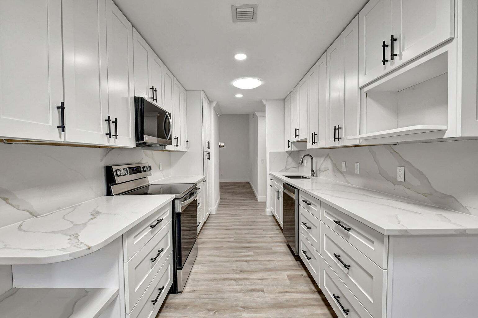 Building Photo - 4705 Fountains Dr S