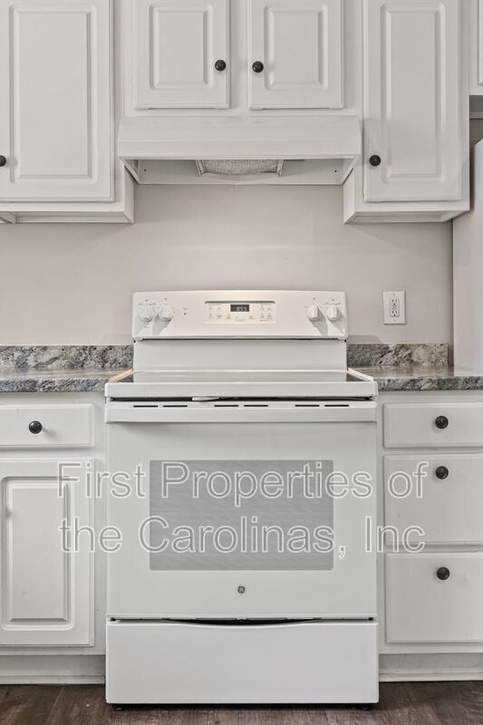 Building Photo - 429 Merry Go Dr
