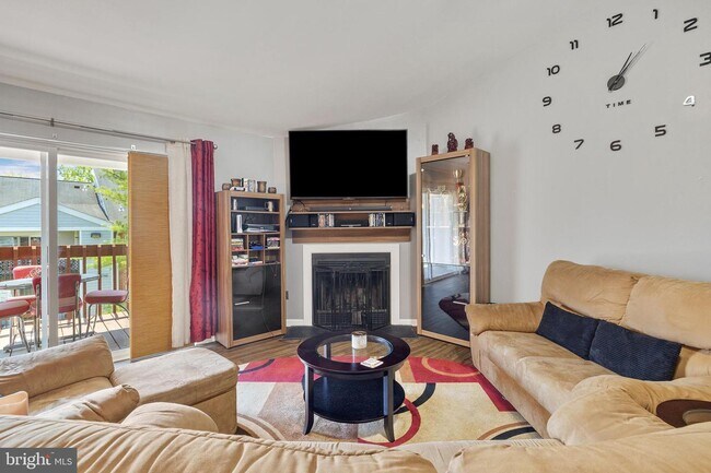 Building Photo - 209 Water Fountain Ct