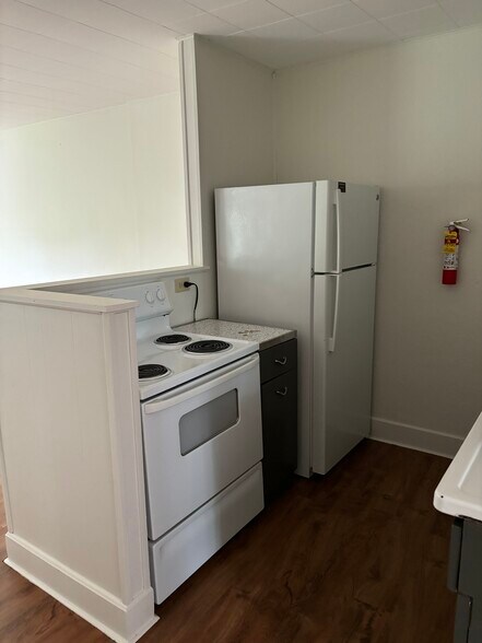 Building Photo - 237 M Aly