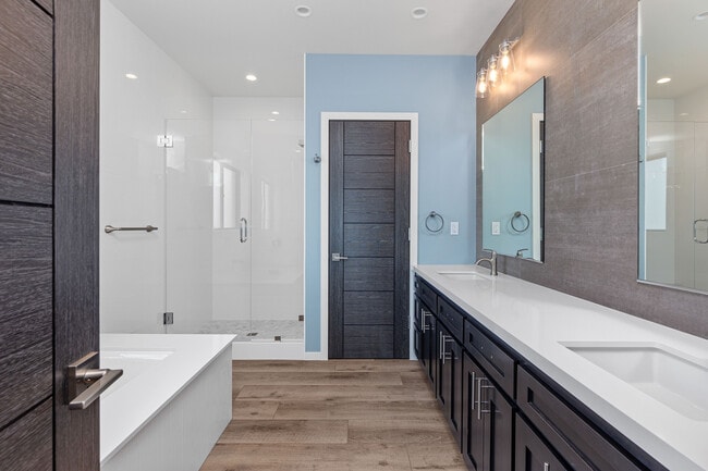 Building Photo - 15521 Patronella Ave