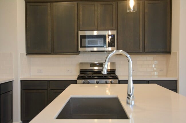 Building Photo - 18226 Flora Grv Dr