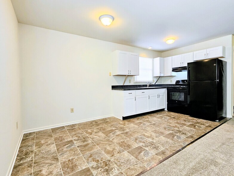 Building Photo - 367 W Washington Ave