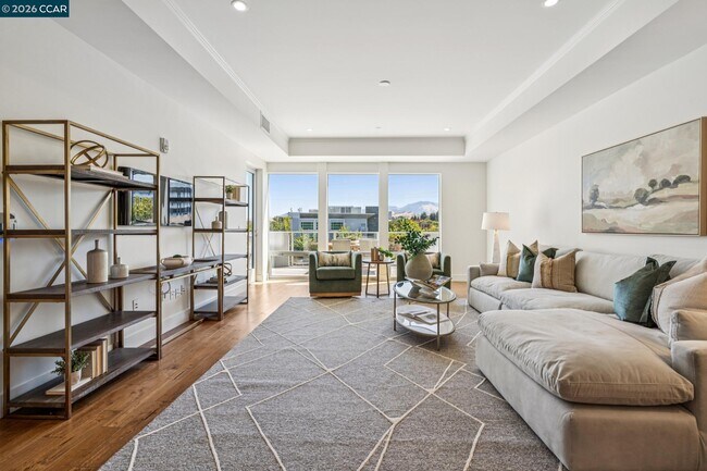 Building Photo - 1756 Cole Ave