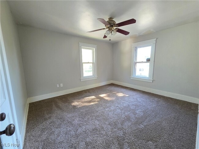 Building Photo - 1116 Adelaide Ave SE