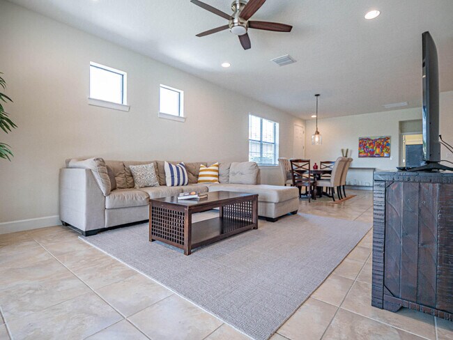Building Photo - 5163 Longhorn Dr