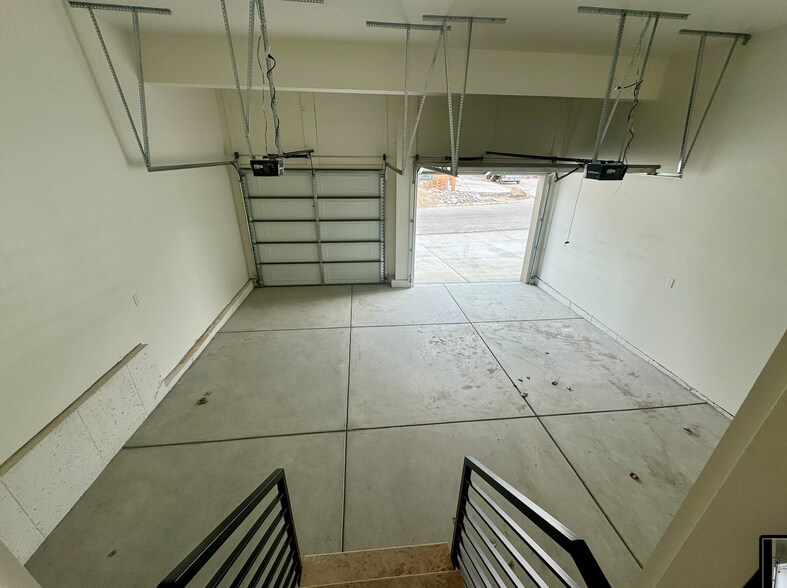 Building Photo - 172 W Autumn Ln