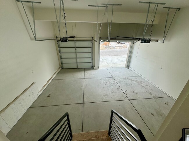 Building Photo - 172 W Autumn Ln