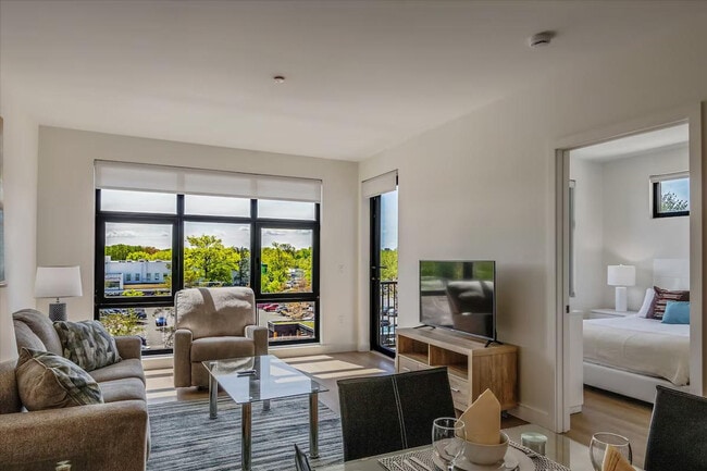 Building Photo - 365 Terhune Rd