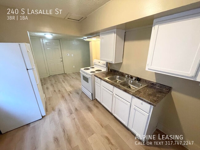 Building Photo - Twin Aires Neighborhood 3BR House!