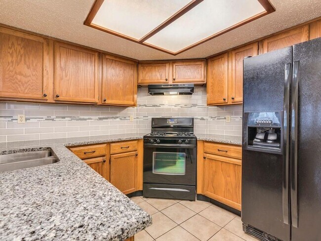 Building Photo - 9204 Sedgemoor Trail