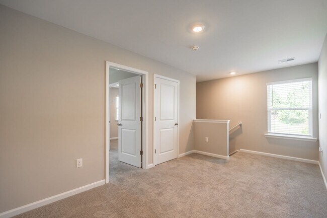 Building Photo - 103 Ashwood Wy