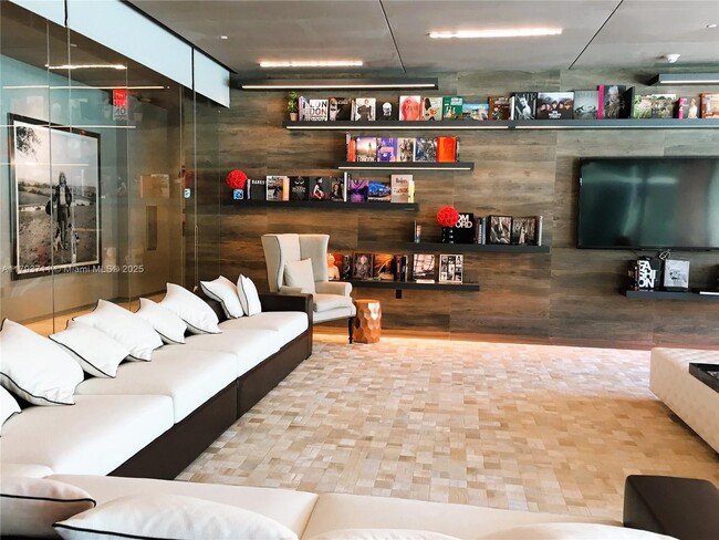 Building Photo - 1080 Brickell Ave