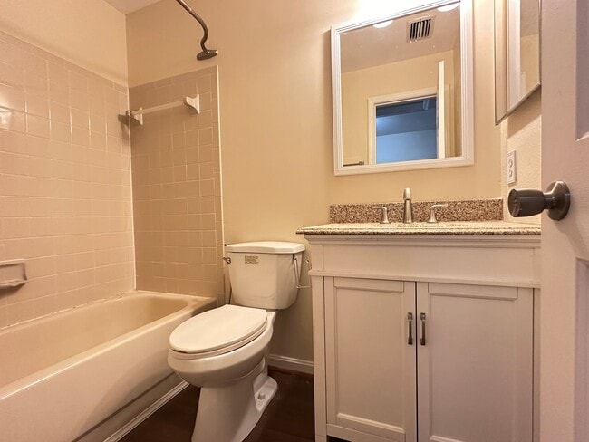 Building Photo - Wonderful townhome with recent upgrades..a...