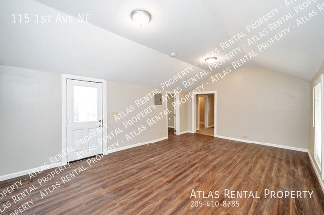 Building Photo - 115 1st Ave NE