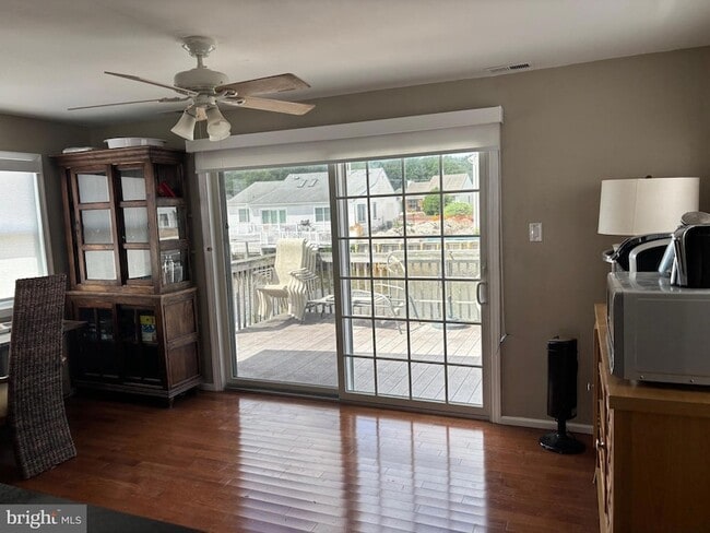 Building Photo - 156 Rodman Dr