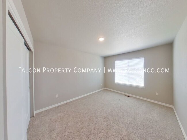 Building Photo - 5822 Thurber Dr