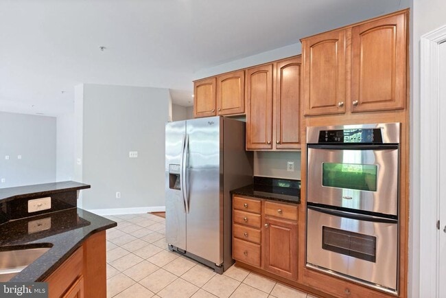 Building Photo - 15436 Symondsbury Way