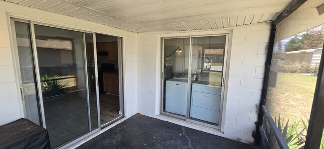 Building Photo - 5657 Struthers Ct