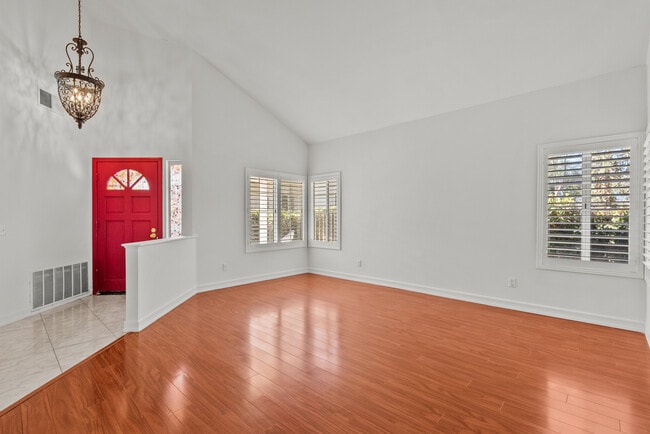 Building Photo - 7231 Spring Ct