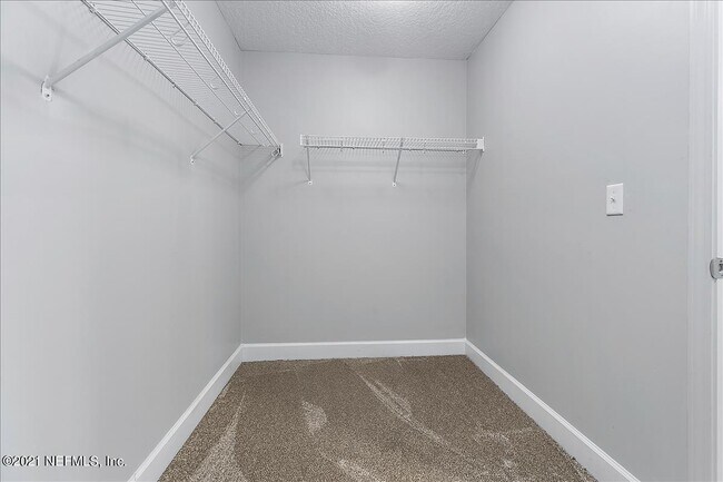 Building Photo - 1021 Seaside Dr N