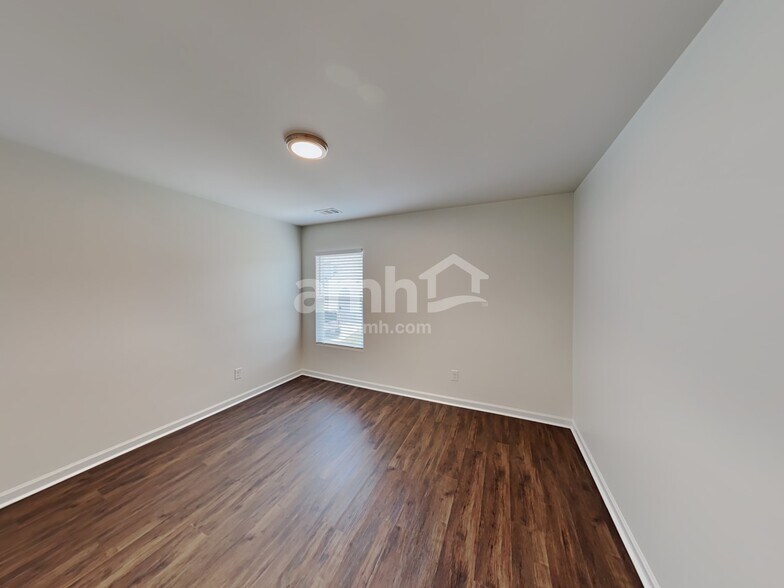 Building Photo - 631 Sunflower Dr