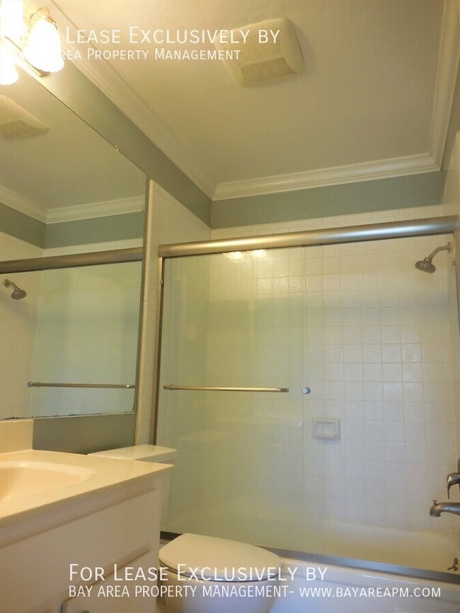 Building Photo - 16 Cape Hatteras Ct