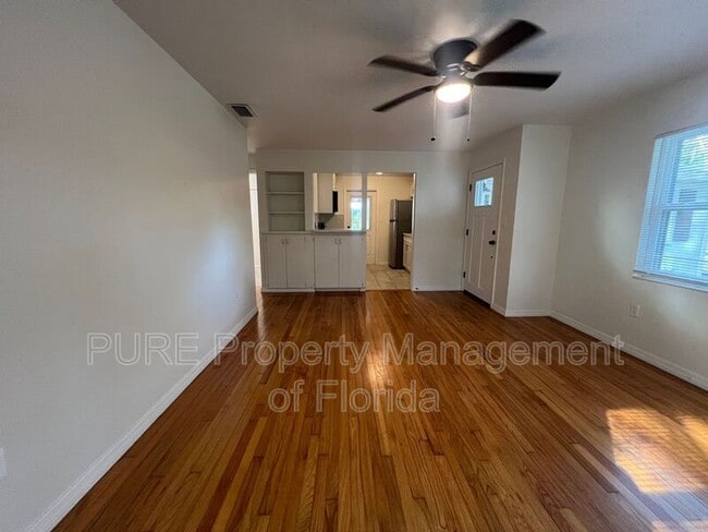 Building Photo - 1222 SE 3rd St