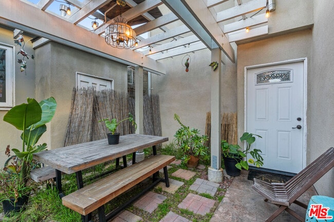 Building Photo - 4183 Commonwealth Ave