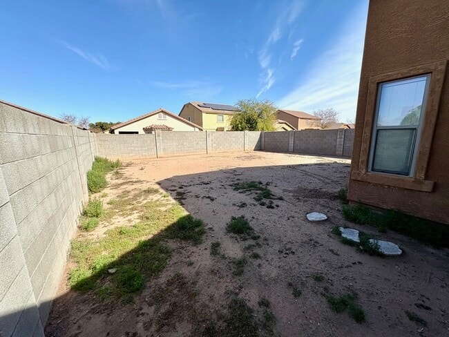 Building Photo - 7142 W Beverly Rd