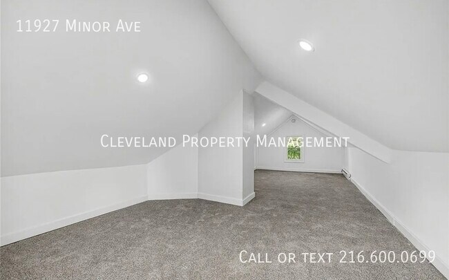 Building Photo - 11927 Minor Ave