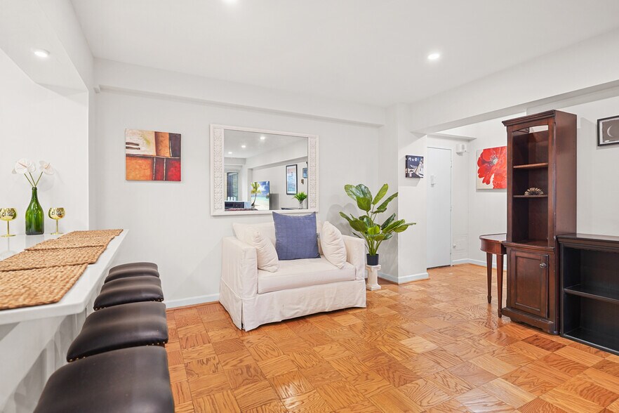 Building Photo - 4201 Cathedral Ave NW