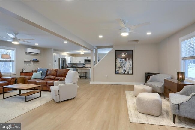 Building Photo - 1365 Roundtop Rd