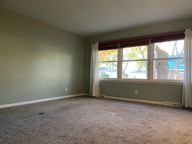 Building Photo - 1210 Acewood Blvd