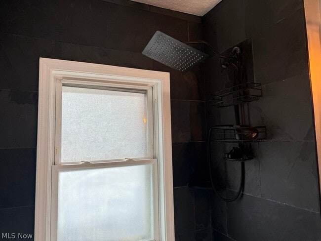 Building Photo - 3231 W 121st St