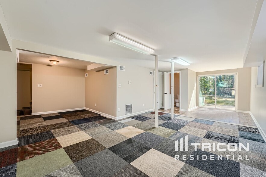 Building Photo - 1695 Virginia Cir