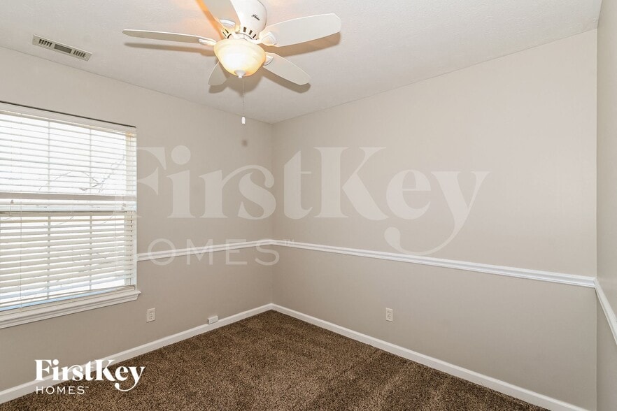 Building Photo - 4804 Oakton Way