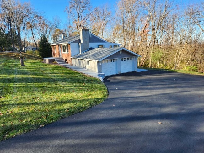Building Photo - 19 Ridgeview Rd