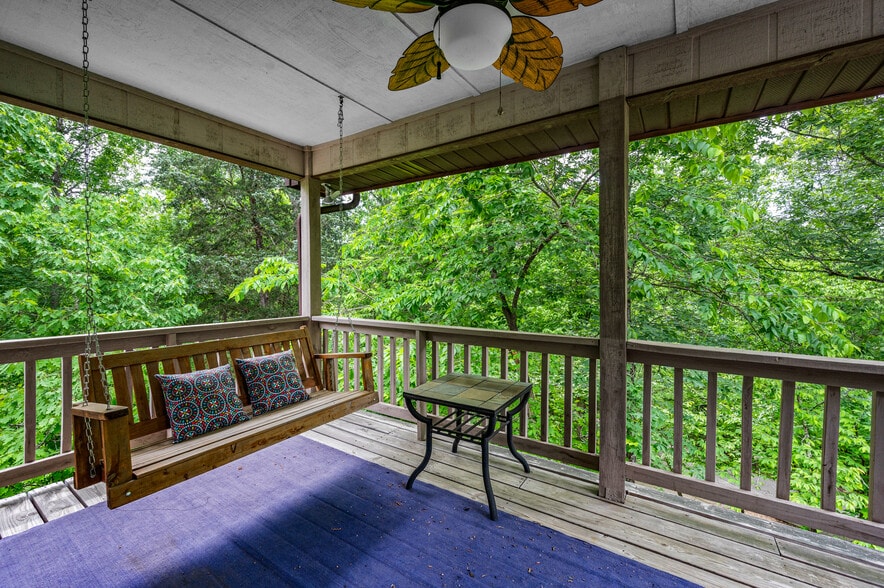 Building Photo - 930 Hideaway Hills Cir