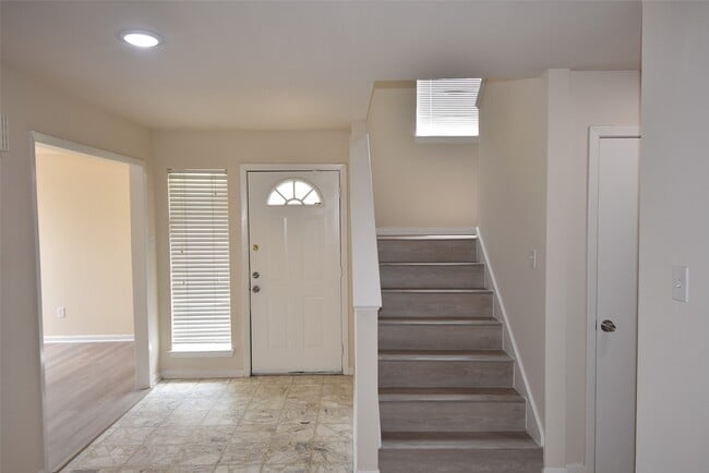 Building Photo - 14410 Muirfield Ln