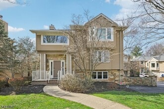 Building Photo - 210 Clarken Dr