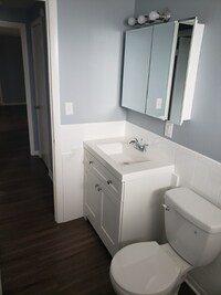 Building Photo - 2 Ash Ct