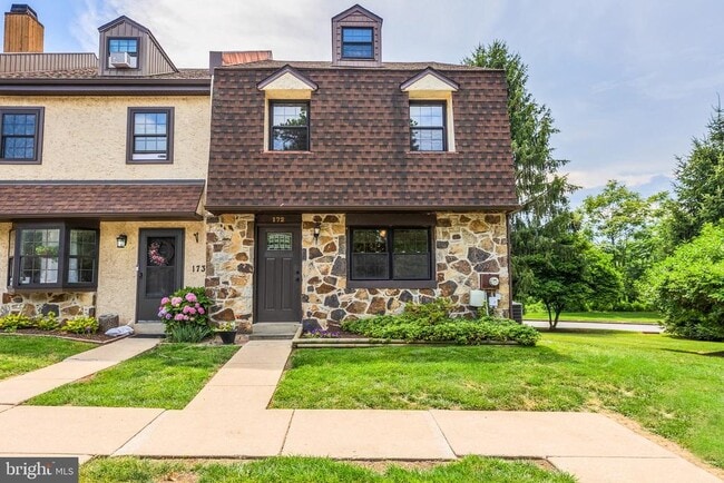 Building Photo - 172 Stirling Ct