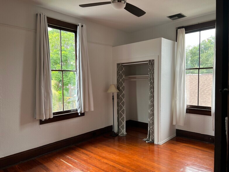 Building Photo - 2251 Cambronne St