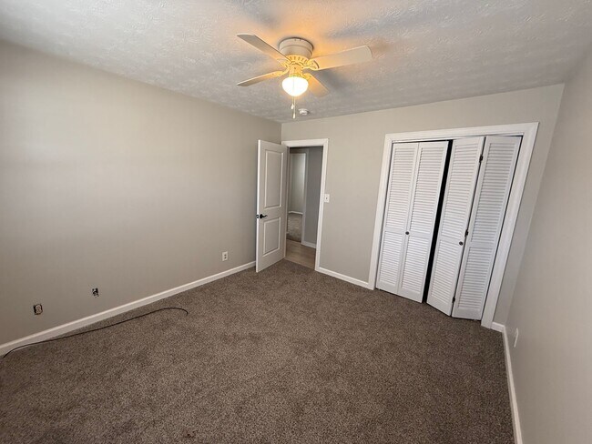 Building Photo - 105 Milton Dr