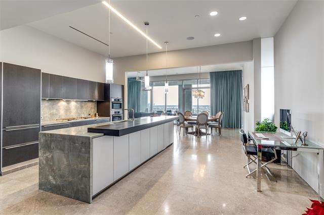 Building Photo - 1717 Arts Plz