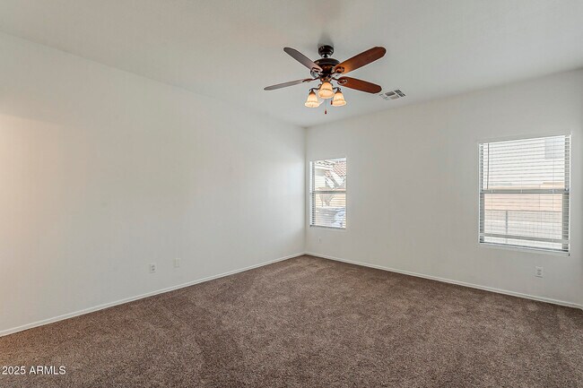 Building Photo - 2286 E Peach Tree Dr