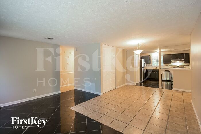 Building Photo - 5225 Martins Crossing Rd